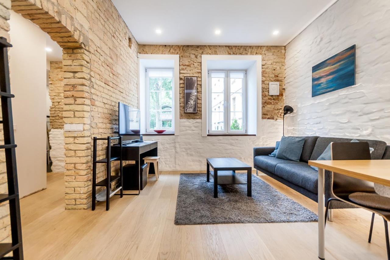 Old Town Pylimo Apartment By Urban Rent Vilnius Exteriör bild